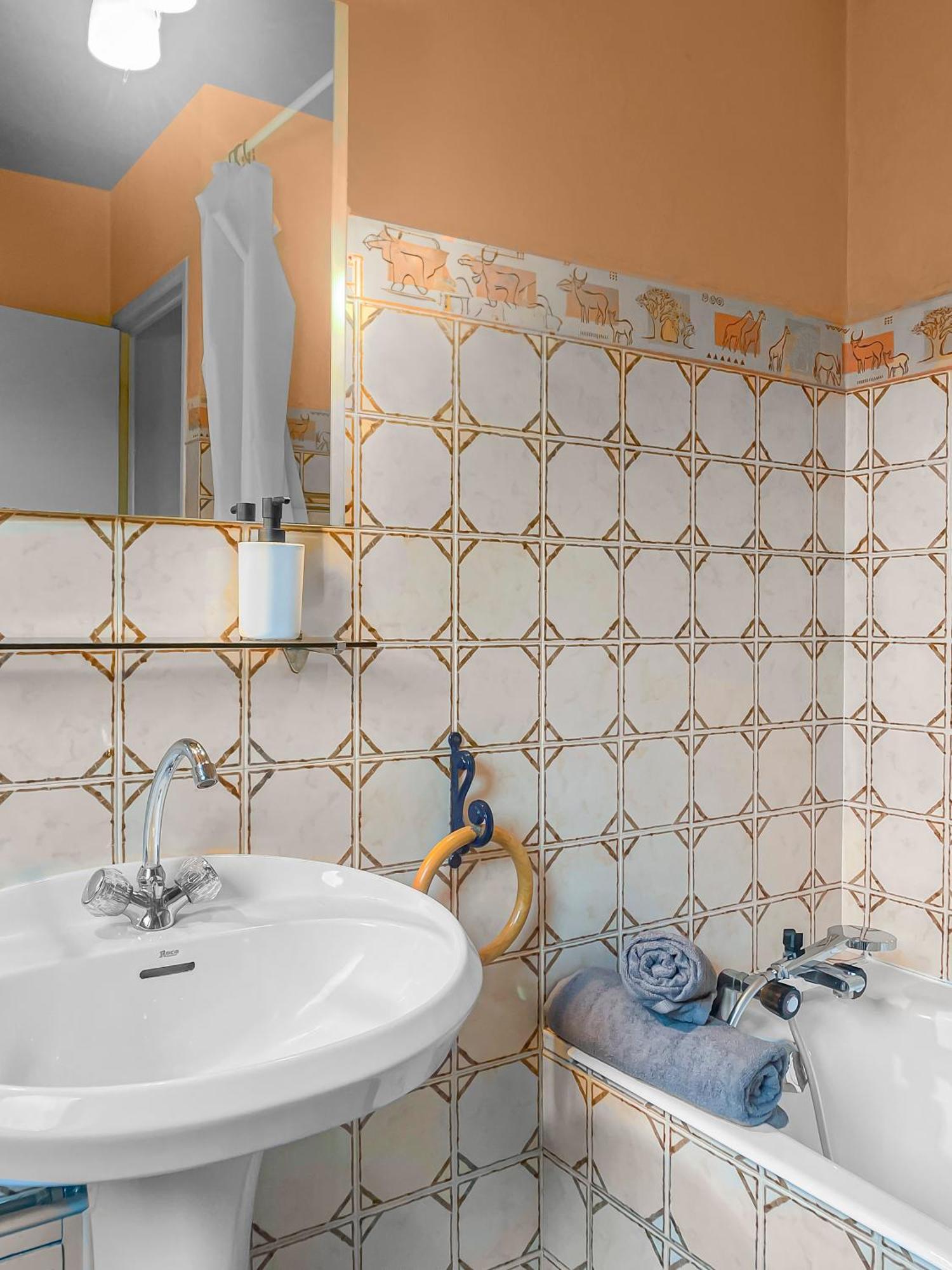 Апартаменты Pied-A-Terre A Монлюсон Экстерьер фото